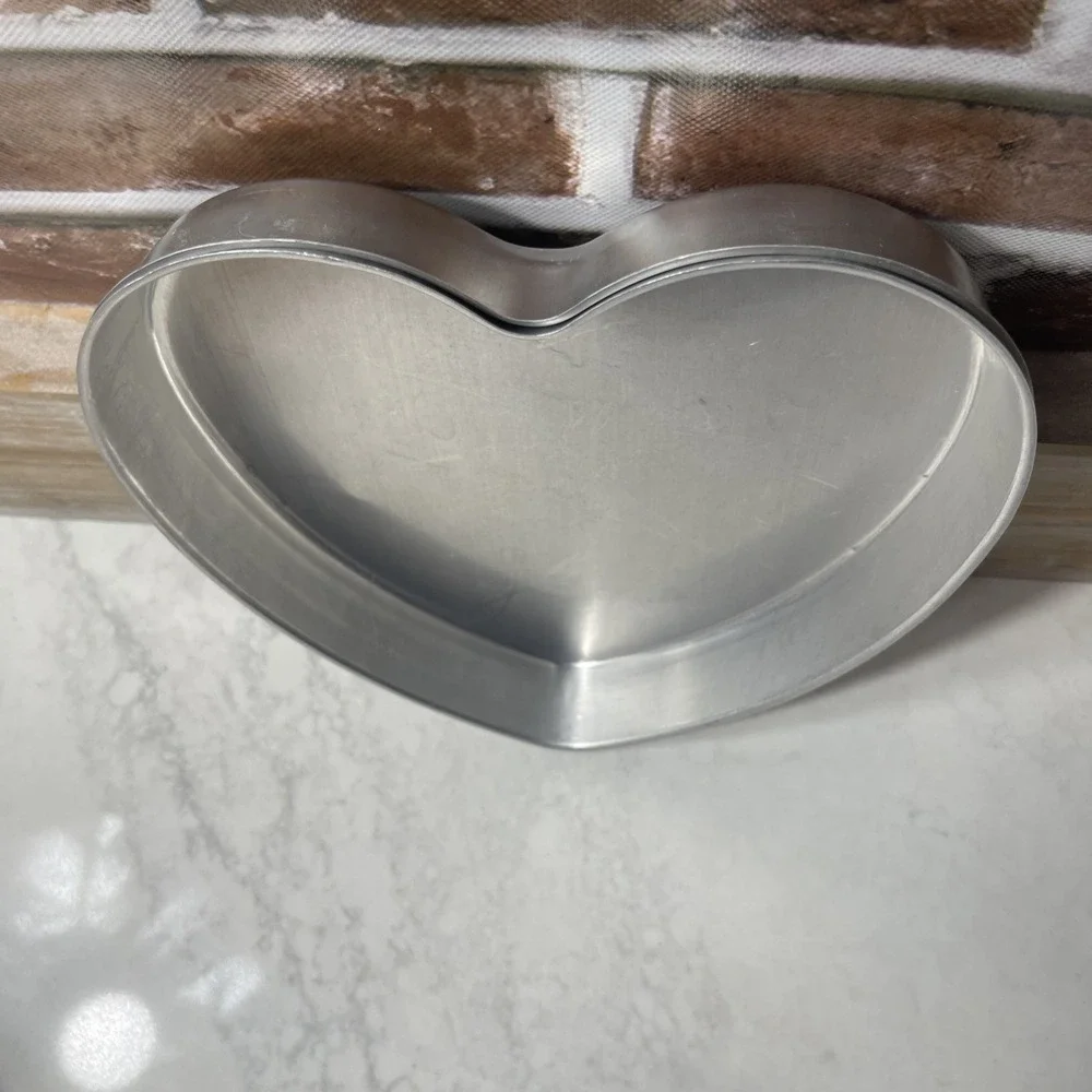 Vintage 1991 Wilton Aluminum Heart Shape Cake Pan 2105-5176  2 Pans